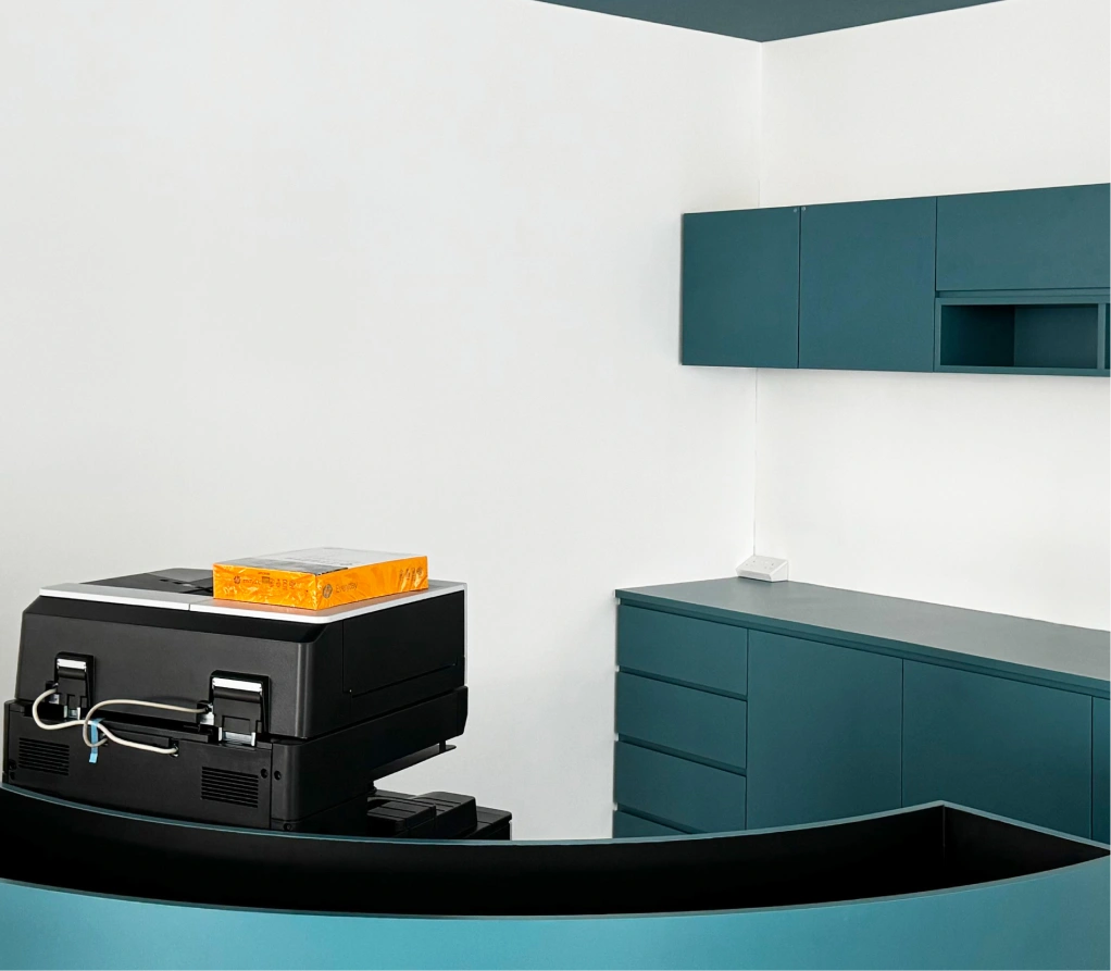 wall's condition before the installation leaf abstract wallpaper